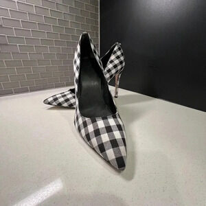Guess Gighan Black and White Heels Size 10